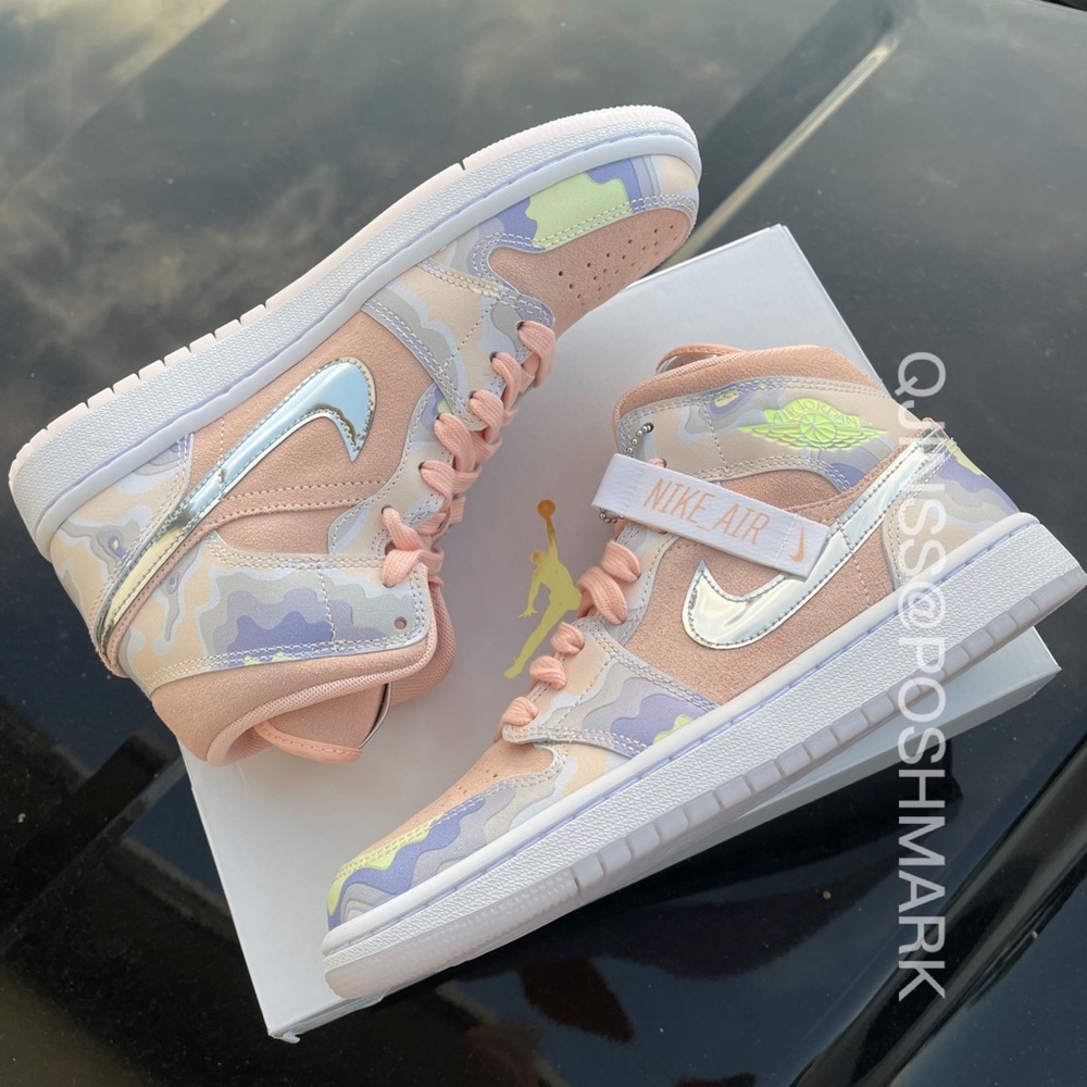 Air Jordan 1 Mid Women's - Picture 5 of 6